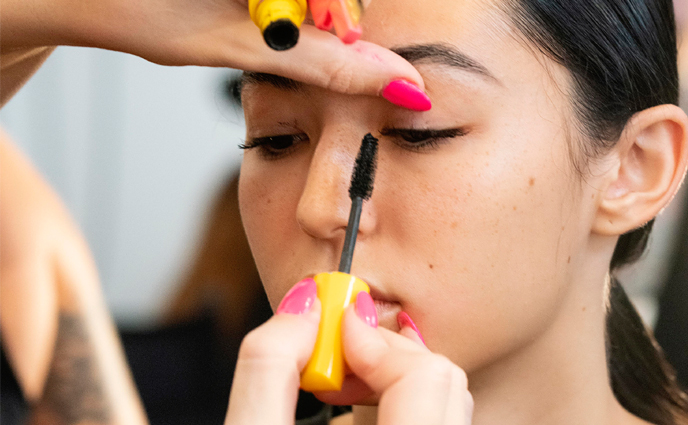 9 Mascaras That Will Make Everyone Think You're Wearing Falsies