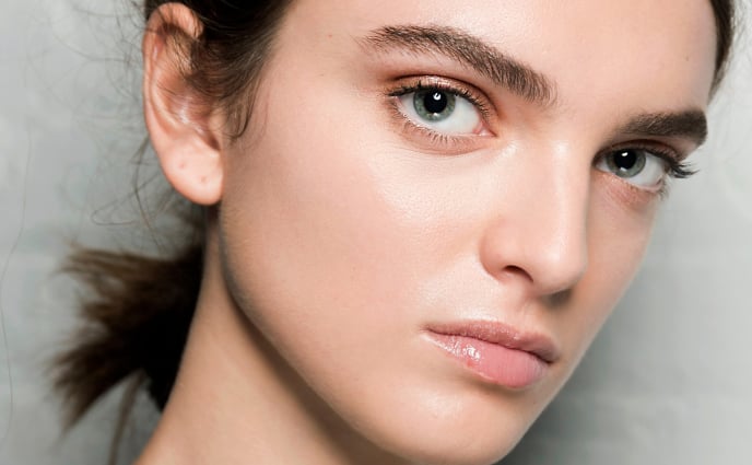 Here's How To Achieve Natural, Feathery Eyebrows