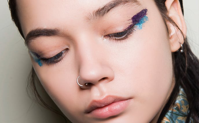 6 Glitter Eyeshadow Palettes That'll Finesse Your Halloween Look