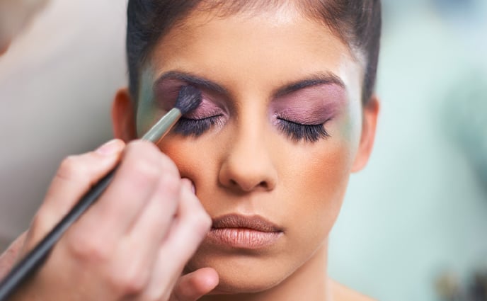 How to Apply Eye Shadow to Make Your Eyes Pop
