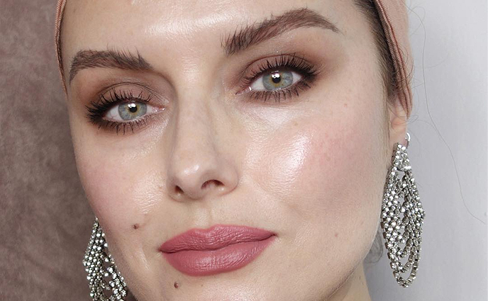 Katie Jane Hughes' Guide to Glowy, No-Makeup Makeup