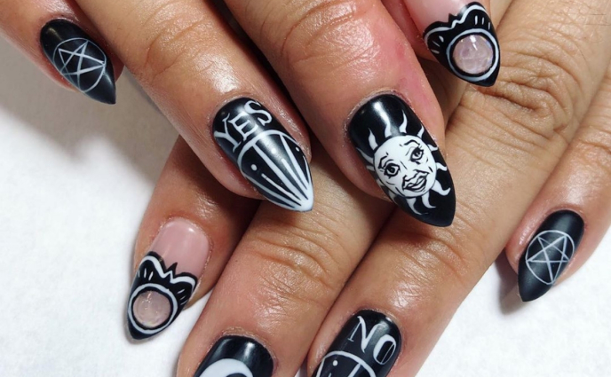 Amazon.com: 10 Sheets Halloween Nail Art Stickers 3D Halloween Nail Decals  Horror Gothic Nail Stickers Black Snake Skull Spider Ghost Scary Wound Scar  Bloody Nail Designs Charms Halloween Nail Decorations : Beauty