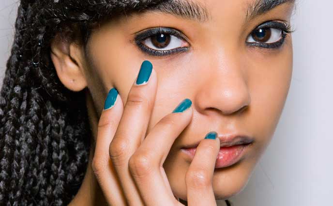 13 Reasons Your Manicure Never Lasts