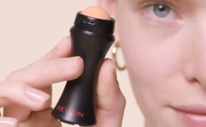 Meet the Oil-Removing Face Gadget That TikTok Made Me Buy