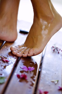 The Easy (and Painless) Way I Healed My Dry, Cracked Heels